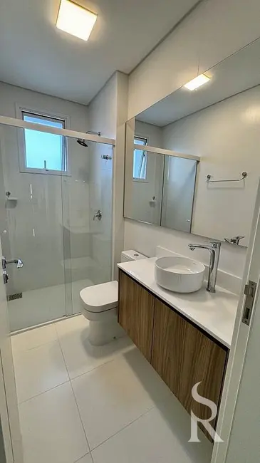 Apartamento com 4 quartos para alugar, 144m2 em Balneario Camboriu - SC - imagem 9 Foto 9 de Apartamento com 4 quartos para alugar, 144m2 em Balneario Camboriu - SC
