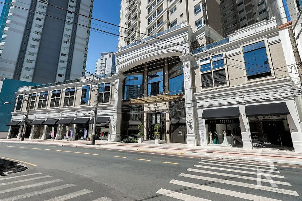 Apartamento com 4 quartos para alugar, 144m2 em Balneario Camboriu - SC - imagem 2 Foto 2 de Apartamento com 4 quartos para alugar, 144m2 em Balneario Camboriu - SC