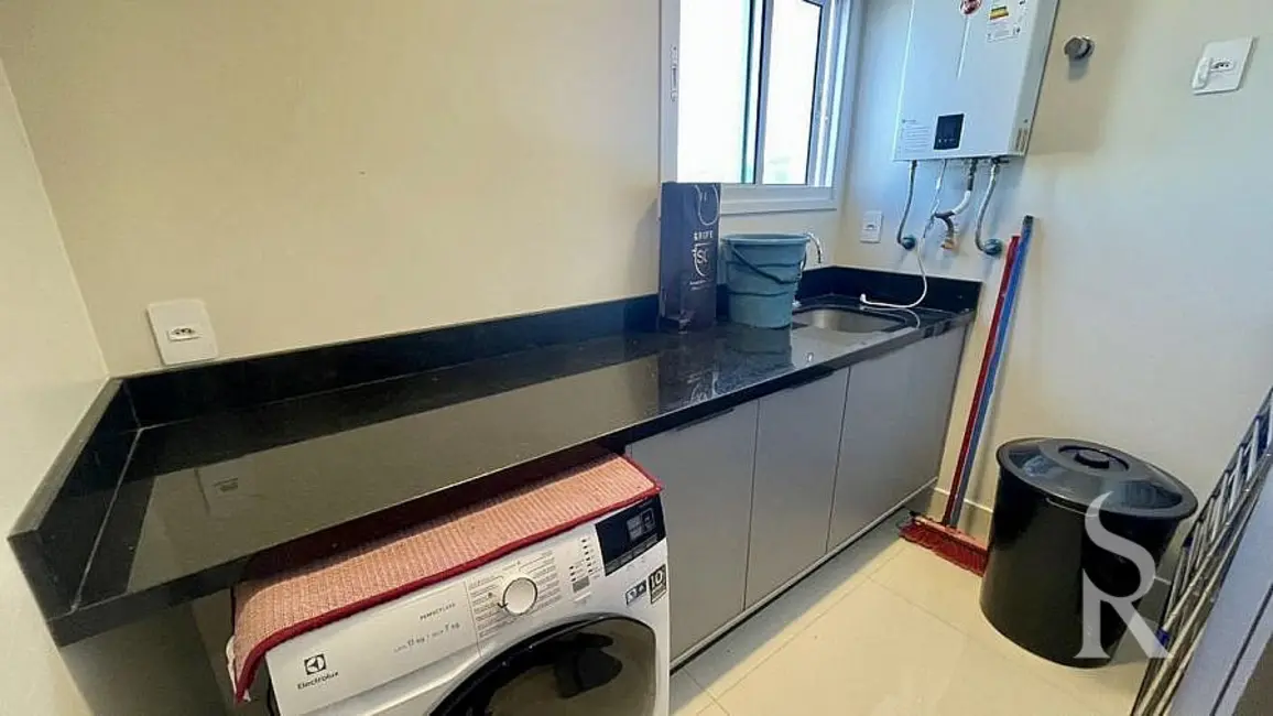 Apartamento com 3 quartos para alugar, 193m2 em Centro, Balneario Camboriu - SC - imagem 7 Foto 7 de Apartamento com 3 quartos para alugar, 193m2 em Centro, Balneario Camboriu - SC