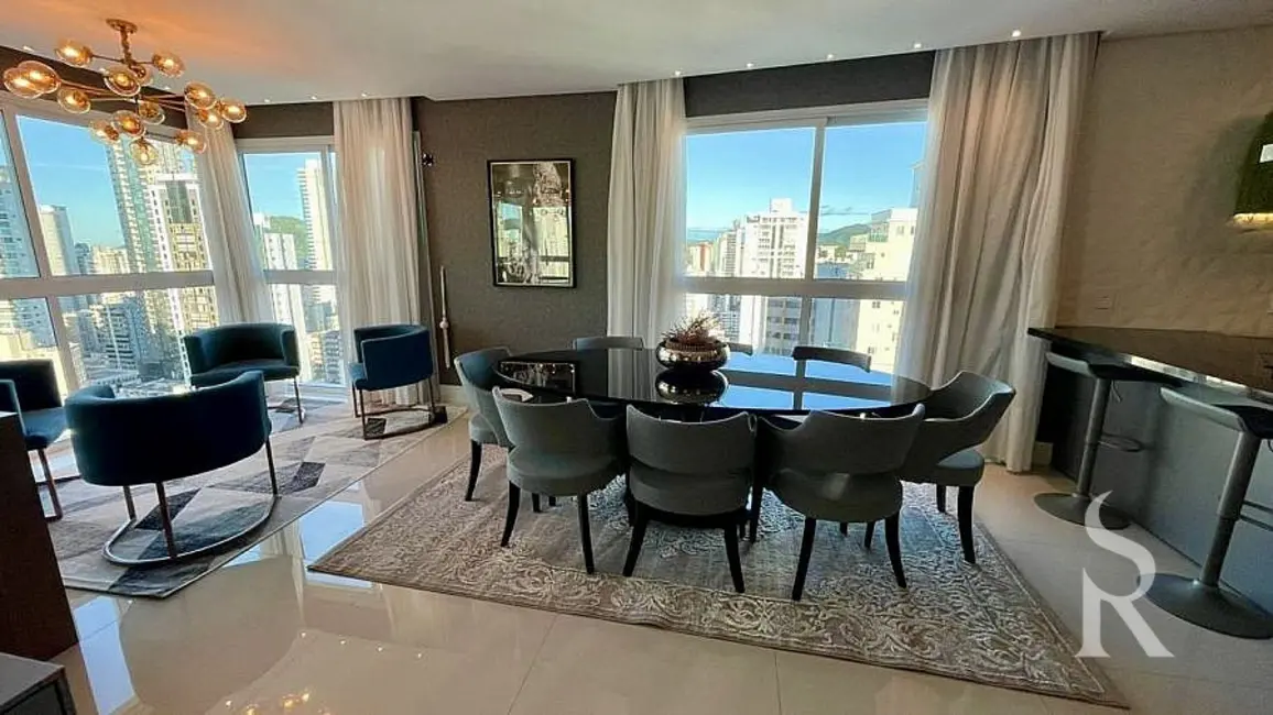 Apartamento com 3 quartos para alugar, 193m2 em Centro, Balneario Camboriu - SC - imagem 2 Foto 2 de Apartamento com 3 quartos para alugar, 193m2 em Centro, Balneario Camboriu - SC