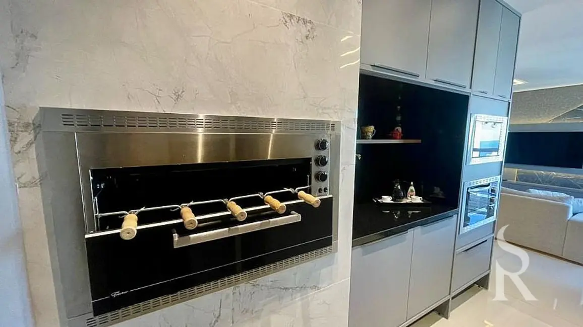 Apartamento com 3 quartos para alugar, 193m2 em Centro, Balneario Camboriu - SC - imagem 5 Foto 5 de Apartamento com 3 quartos para alugar, 193m2 em Centro, Balneario Camboriu - SC