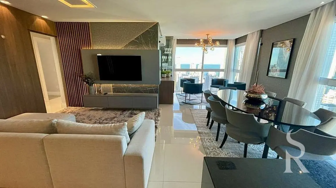 Apartamento com 3 quartos para alugar, 193m2 em Centro, Balneario Camboriu - SC - imagem 3 Foto 3 de Apartamento com 3 quartos para alugar, 193m2 em Centro, Balneario Camboriu - SC
