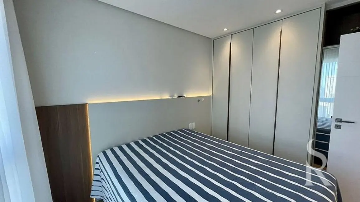 Apartamento com 3 quartos para alugar, 193m2 em Centro, Balneario Camboriu - SC - imagem 6 Foto 6 de Apartamento com 3 quartos para alugar, 193m2 em Centro, Balneario Camboriu - SC