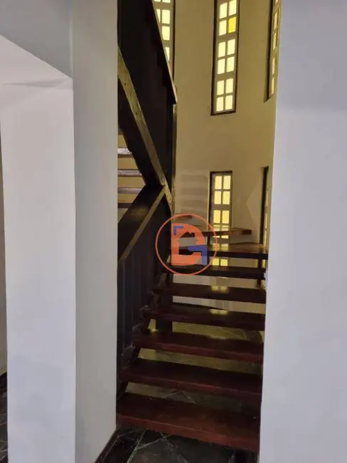 Casa com 5 quartos à venda e para alugar, 1188m2 em Rio Das Ostras - RJ - imagem 5 Foto 5 de Casa com 5 quartos à venda e para alugar, 1188m2 em Rio Das Ostras - RJ