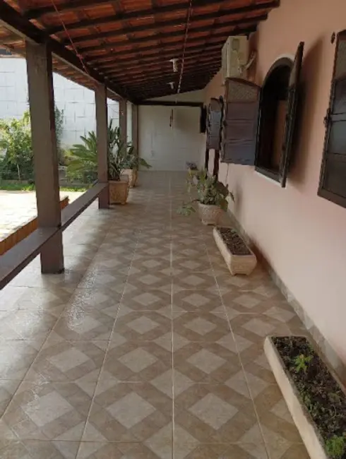 Foto 2 de Casa com 4 quartos à venda, 1080m2 em Costazul, Rio Das Ostras - RJ