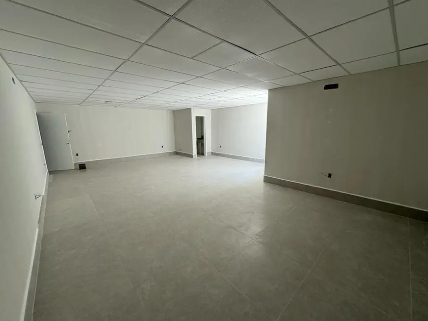 Sala Comercial para alugar, 80m2 em Costazul, Rio Das Ostras - RJ - imagem 4 Foto 4 de Sala Comercial para alugar, 80m2 em Costazul, Rio Das Ostras - RJ