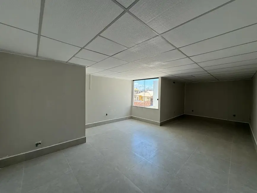 Sala Comercial para alugar, 80m2 em Costazul, Rio Das Ostras - RJ - imagem 9 Foto 9 de Sala Comercial para alugar, 80m2 em Costazul, Rio Das Ostras - RJ