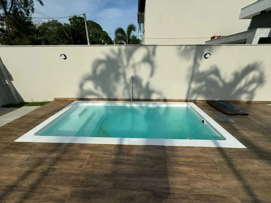 Casa de Condomínio com 3 quartos à venda, 320m2 em Bosque Beira Rio, Rio Das Ostras - RJ - imagem 7 Foto 7 de Casa de Condomínio com 3 quartos à venda, 320m2 em Bosque Beira Rio, Rio Das Ostras - RJ