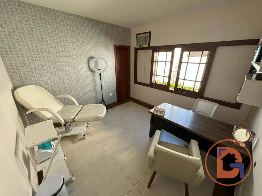 Foto 4 de Casa com 6 quartos à venda, 600m2 em Extensão do Bosque, Rio Das Ostras - RJ