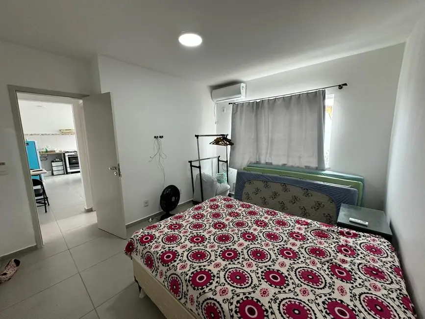 Foto 3 de Apartamento com 1 quarto à venda e para alugar, 52m2 em Costazul, Rio Das Ostras - RJ
