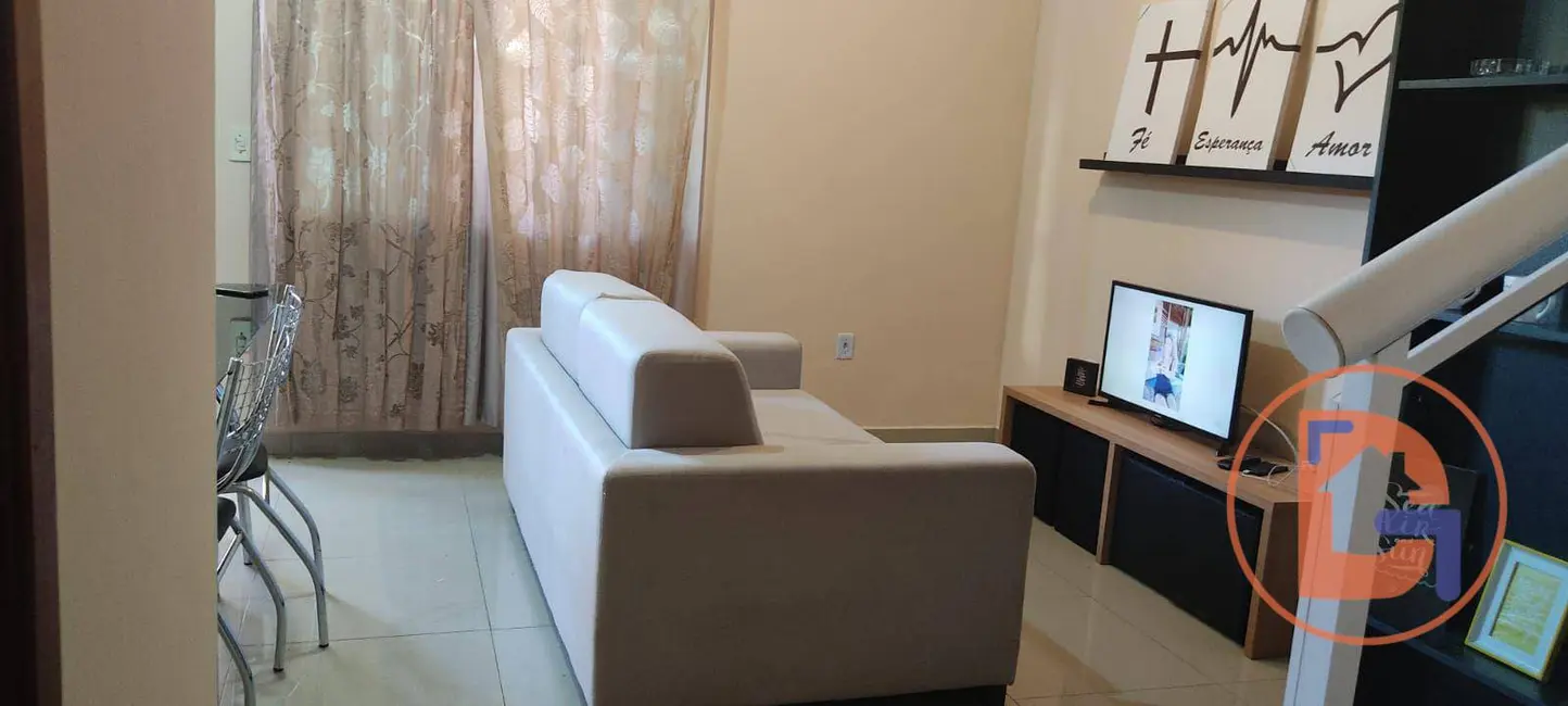 Foto 2 de Casa com 2 quartos à venda, 350m2 em Rio Das Ostras - RJ
