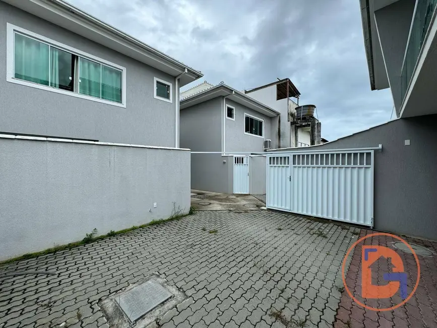 Foto 2 de Casa com 3 quartos para alugar, 110m2 em Jardim Mariléa, Rio Das Ostras - RJ