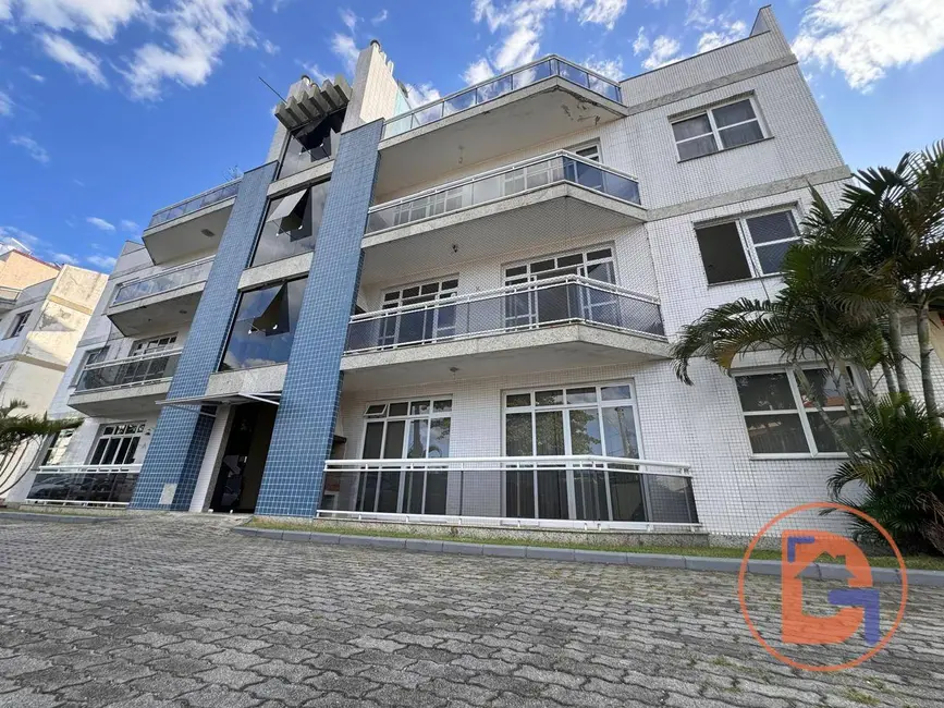 Foto 2 de Cobertura com 3 quartos à venda e para alugar, 125m2 em Extensão do Bosque, Rio Das Ostras - RJ