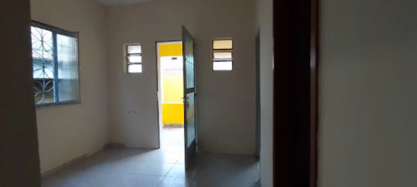 Casa com 3 quartos à venda, 256m2 em Vila Guimarães, Nova Iguacu - RJ - imagem 5 Foto 5 de Casa com 3 quartos à venda, 256m2 em Vila Guimarães, Nova Iguacu - RJ