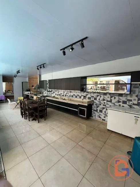 Foto 3 de Casa com 6 quartos à venda, 361m2 em Extensão Novo Rio das Ostras, Rio Das Ostras - RJ