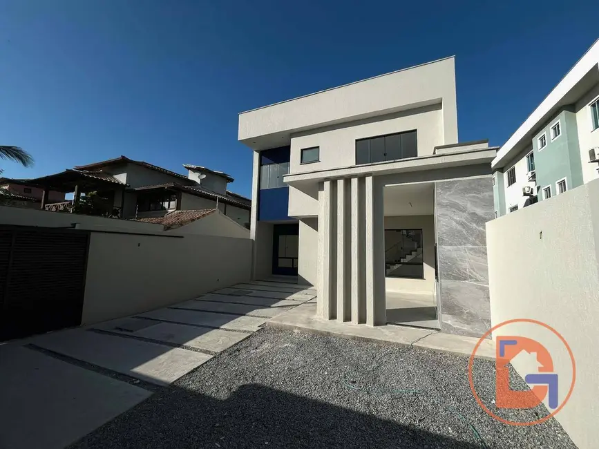Foto 2 de Casa com 3 quartos à venda, 150m2 em Rio Das Ostras - RJ
