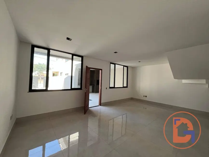 Foto 7 de Casa com 3 quartos à venda, 140m2 em Ouro Verde, Rio Das Ostras - RJ