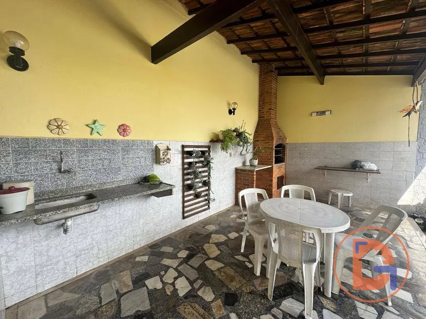 Foto 4 de Casa com 3 quartos à venda, 600m2 em Colinas, Rio Das Ostras - RJ