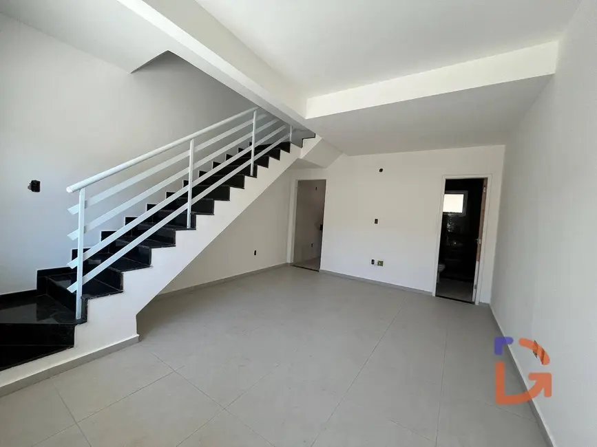 Casa com 2 quartos à venda, 70m2 em Ouro Verde, Rio Das Ostras - RJ - imagem 2 Foto 2 de Casa com 2 quartos à venda, 70m2 em Ouro Verde, Rio Das Ostras - RJ