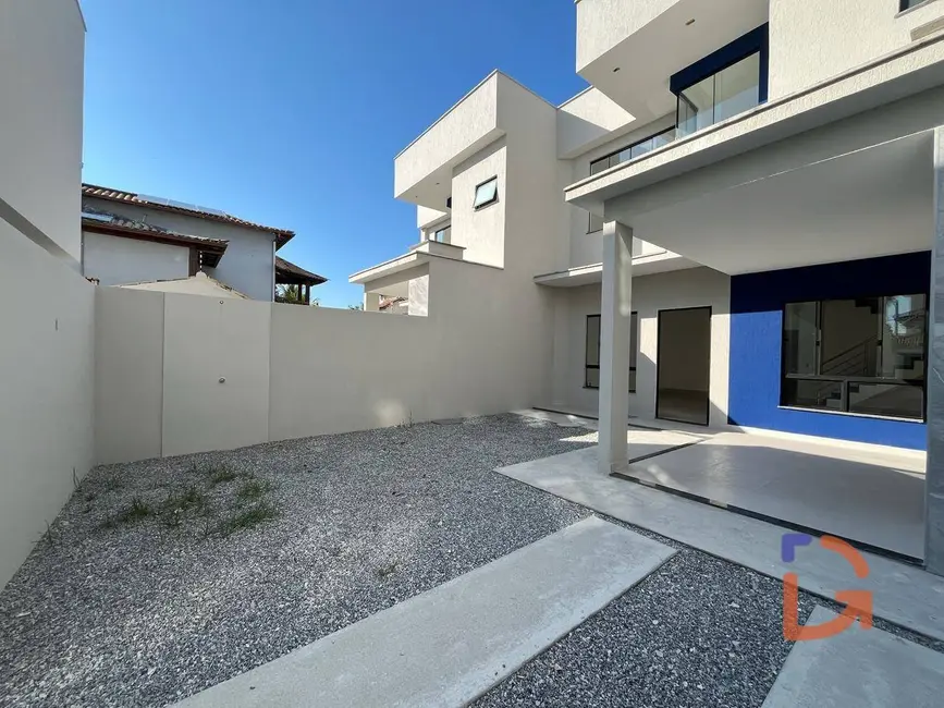 Casa com 3 quartos à venda, 180m2 em Rio Das Ostras - RJ - imagem 5 Foto 5 de Casa com 3 quartos à venda, 180m2 em Rio Das Ostras - RJ