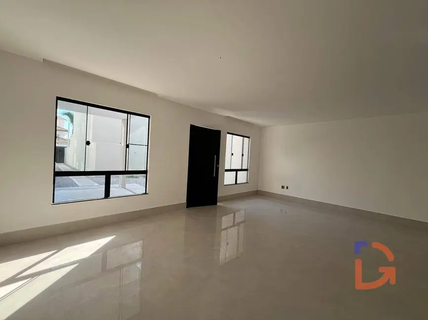 Casa com 3 quartos à venda, 180m2 em Rio Das Ostras - RJ - imagem 9 Foto 9 de Casa com 3 quartos à venda, 180m2 em Rio Das Ostras - RJ