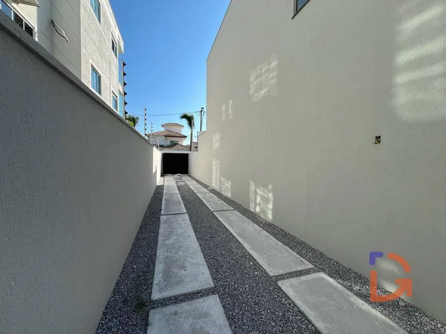 Casa com 3 quartos à venda, 180m2 em Rio Das Ostras - RJ - imagem 3 Foto 3 de Casa com 3 quartos à venda, 180m2 em Rio Das Ostras - RJ