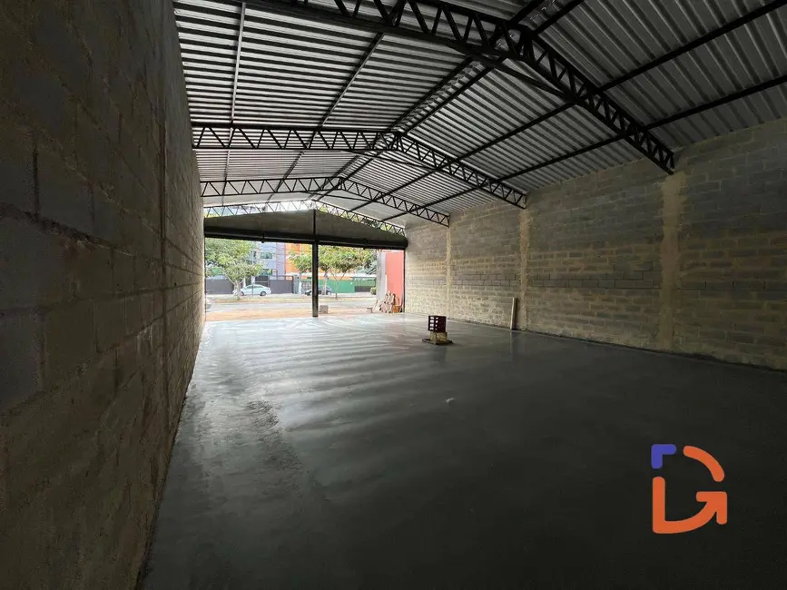 Armazém / Galpão para alugar, 200m2 em Costazul, Rio Das Ostras - RJ - imagem 8 Foto 8 de Armazém / Galpão para alugar, 200m2 em Costazul, Rio Das Ostras - RJ