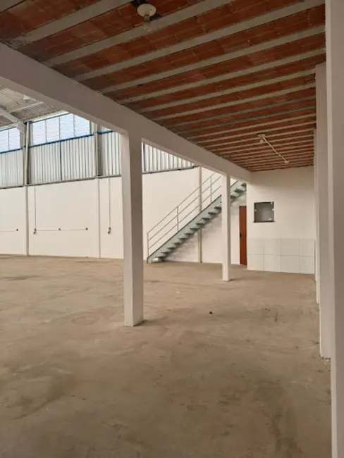 Armazém / Galpão para alugar, 450m2 em Residencial Praia Âncora, Rio Das Ostras - RJ - imagem 9 Foto 9 de Armazém / Galpão para alugar, 450m2 em Residencial Praia Âncora, Rio Das Ostras - RJ