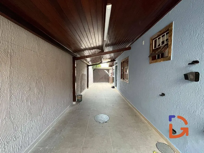 Foto 4 de Casa com 3 quartos à venda, 550m2 em Jardim Mariléa, Rio Das Ostras - RJ