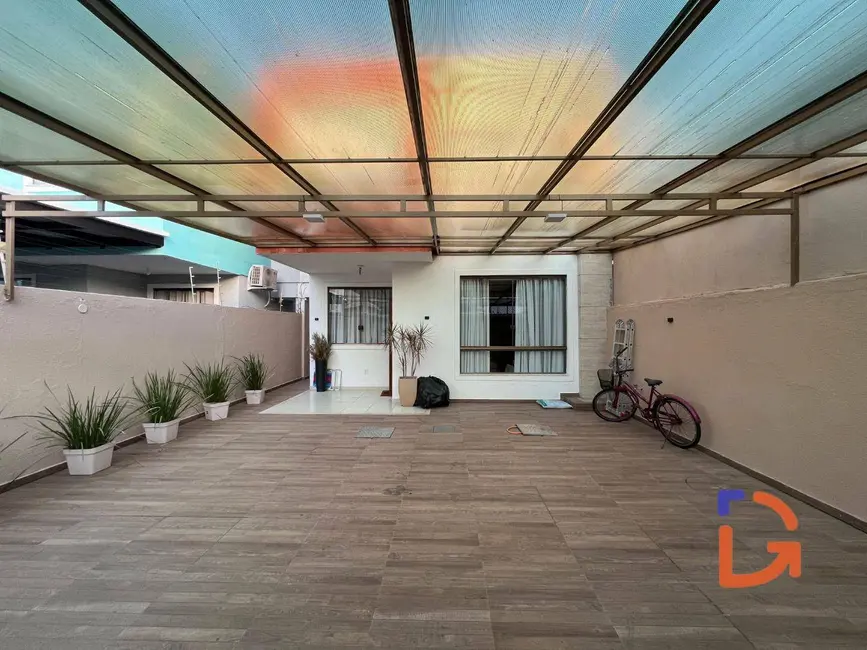 Foto 3 de Casa com 3 quartos à venda e para alugar, 360m2 em Recreio, Rio Das Ostras - RJ