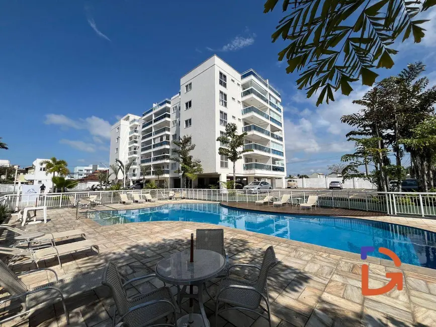 Apartamento com 3 quartos para alugar, 84m2 em Recreio, Rio Das Ostras - RJ - imagem 1 Foto 1 de Apartamento com 3 quartos para alugar, 84m2 em Recreio, Rio Das Ostras - RJ