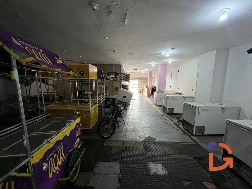 Armazém / Galpão para alugar, 200m2 em Centro, Cabo Frio - RJ - imagem 3 Foto 3 de Armazém / Galpão para alugar, 200m2 em Centro, Cabo Frio - RJ