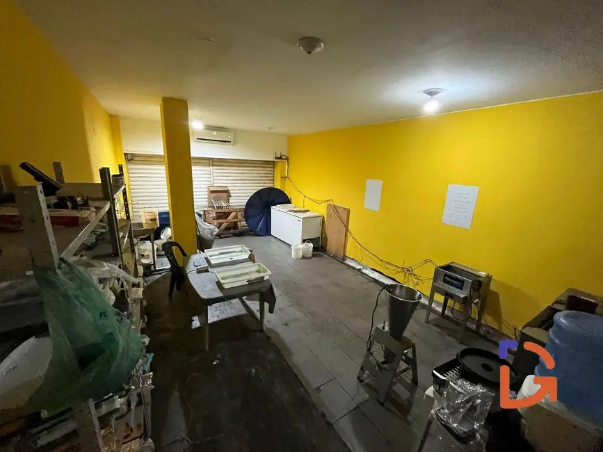 Armazém / Galpão para alugar, 200m2 em Centro, Cabo Frio - RJ - imagem 5 Foto 5 de Armazém / Galpão para alugar, 200m2 em Centro, Cabo Frio - RJ