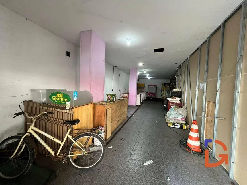 Armazém / Galpão para alugar, 200m2 em Centro, Cabo Frio - RJ - imagem 2 Foto 2 de Armazém / Galpão para alugar, 200m2 em Centro, Cabo Frio - RJ