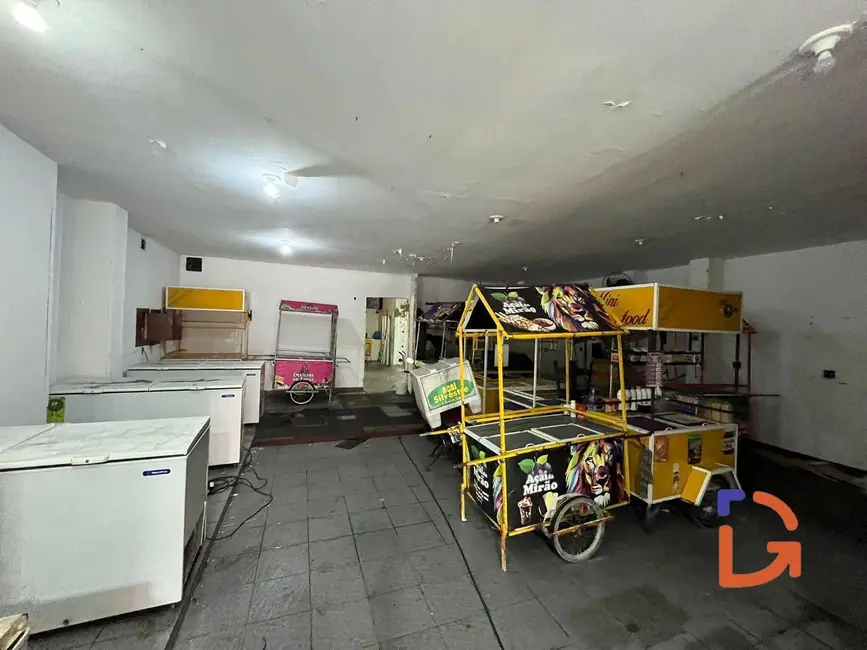 Armazém / Galpão para alugar, 200m2 em Centro, Cabo Frio - RJ - imagem 4 Foto 4 de Armazém / Galpão para alugar, 200m2 em Centro, Cabo Frio - RJ