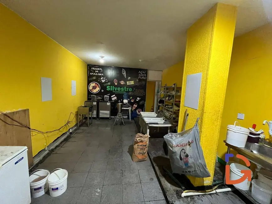 Armazém / Galpão para alugar, 200m2 em Centro, Cabo Frio - RJ - imagem 6 Foto 6 de Armazém / Galpão para alugar, 200m2 em Centro, Cabo Frio - RJ