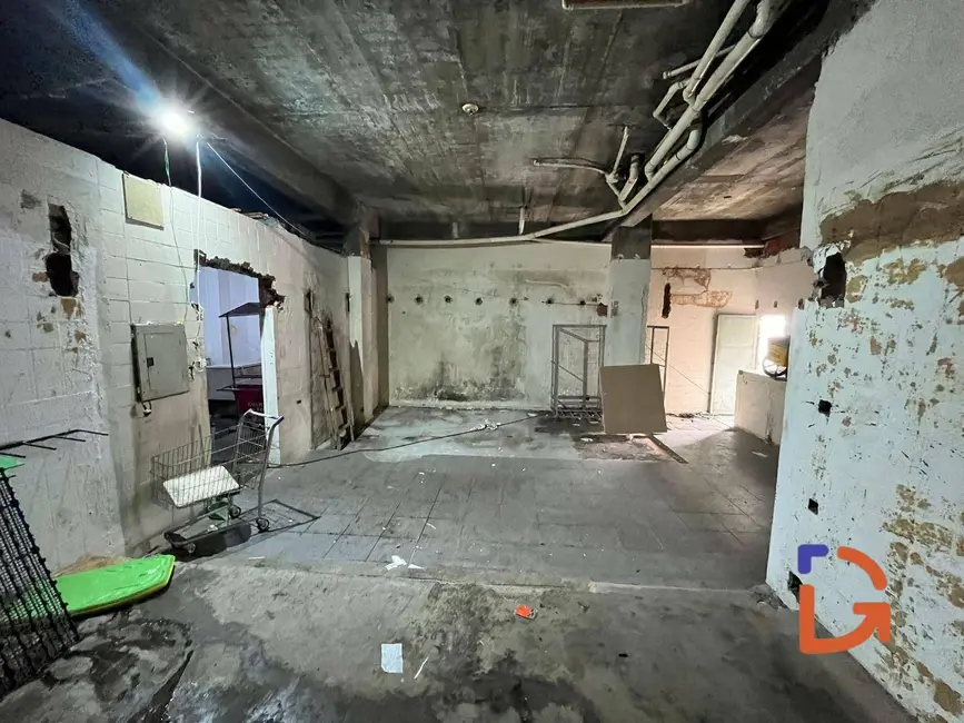 Armazém / Galpão para alugar, 200m2 em Centro, Cabo Frio - RJ - imagem 8 Foto 8 de Armazém / Galpão para alugar, 200m2 em Centro, Cabo Frio - RJ