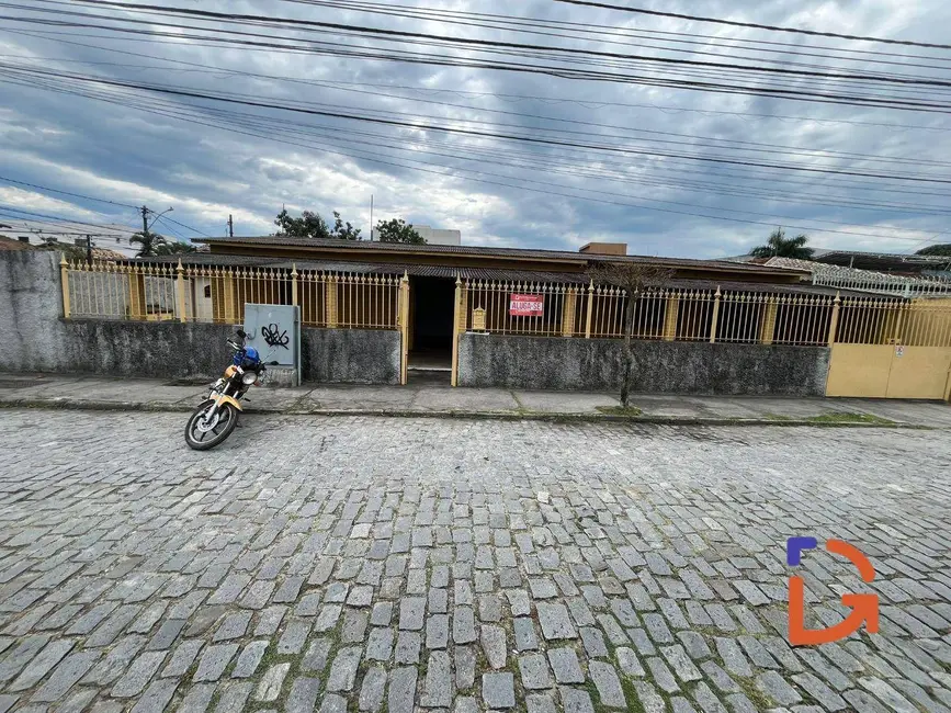 Casa com 4 quartos para alugar, 360m2 em Novo Rio das Ostras, Rio Das Ostras - RJ - imagem 1 Foto 1 de Casa com 4 quartos para alugar, 360m2 em Novo Rio das Ostras, Rio Das Ostras - RJ