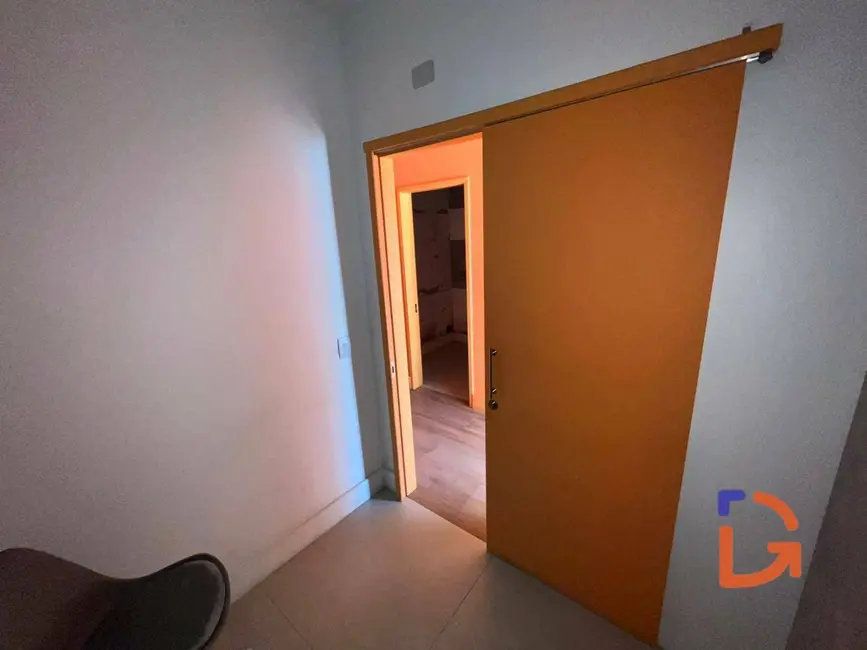 Loja para alugar, 59m2 em Centro, Rio Das Ostras - RJ - imagem 6 Foto 6 de Loja para alugar, 59m2 em Centro, Rio Das Ostras - RJ