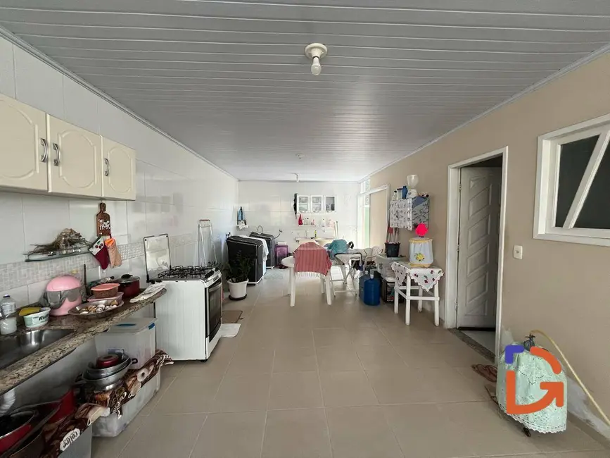 Casa com 4 quartos para alugar, 278m2 em Chácara Mariléa, Rio Das Ostras - RJ - imagem 6 Foto 6 de Casa com 4 quartos para alugar, 278m2 em Chácara Mariléa, Rio Das Ostras - RJ