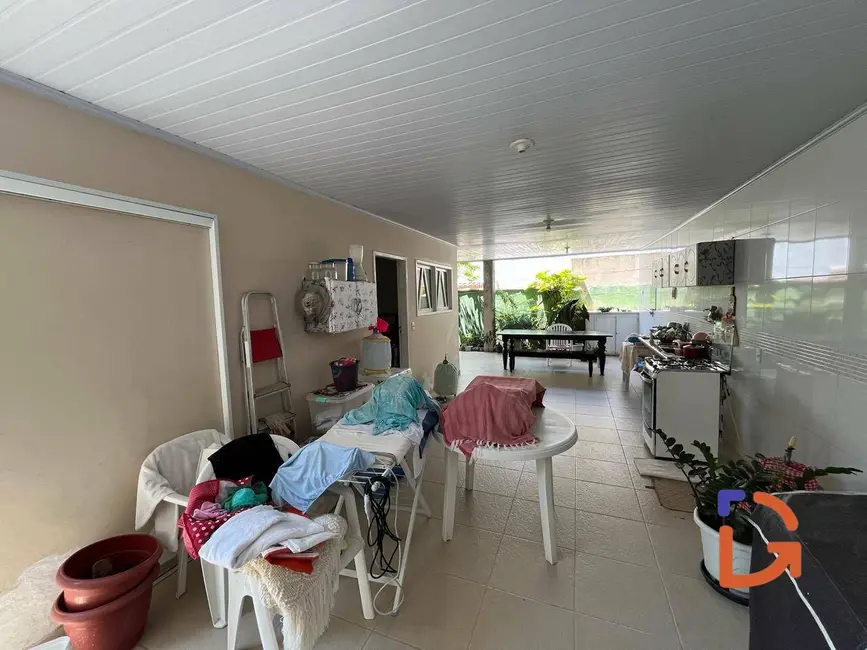 Casa com 4 quartos para alugar, 278m2 em Chácara Mariléa, Rio Das Ostras - RJ - imagem 7 Foto 7 de Casa com 4 quartos para alugar, 278m2 em Chácara Mariléa, Rio Das Ostras - RJ