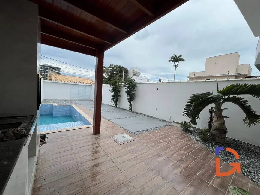 Casa com 3 quartos à venda, 240m2 em Costazul, Rio Das Ostras - RJ - imagem 2 Foto 2 de Casa com 3 quartos à venda, 240m2 em Costazul, Rio Das Ostras - RJ