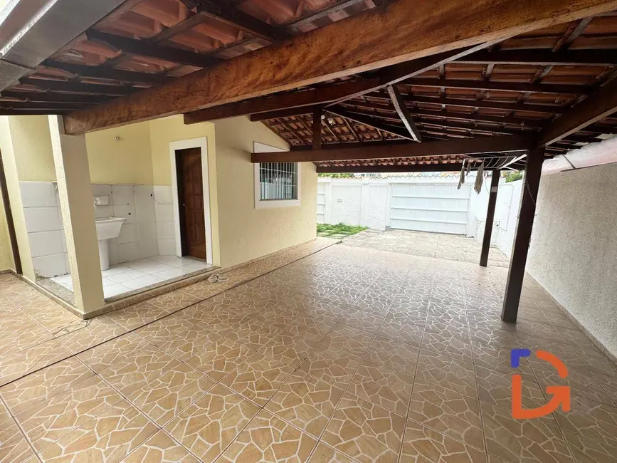 Foto 9 de Casa com 4 quartos para alugar, 214m2 em Costazul, Rio Das Ostras - RJ