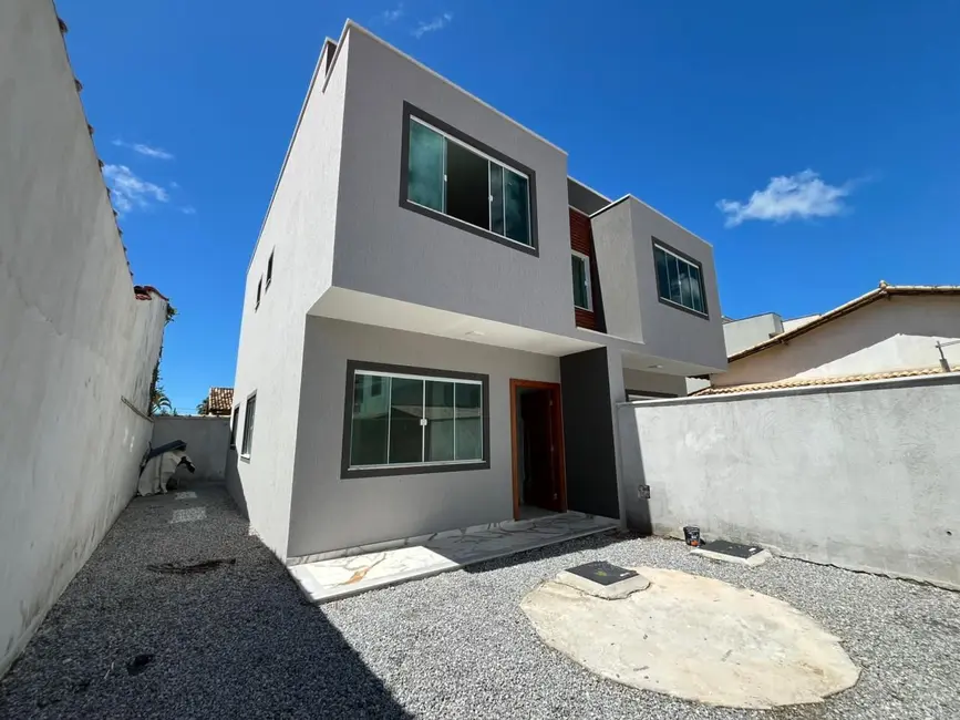 Foto 1 de Casa com 2 quartos à venda, 108m2 em Rio Das Ostras - RJ