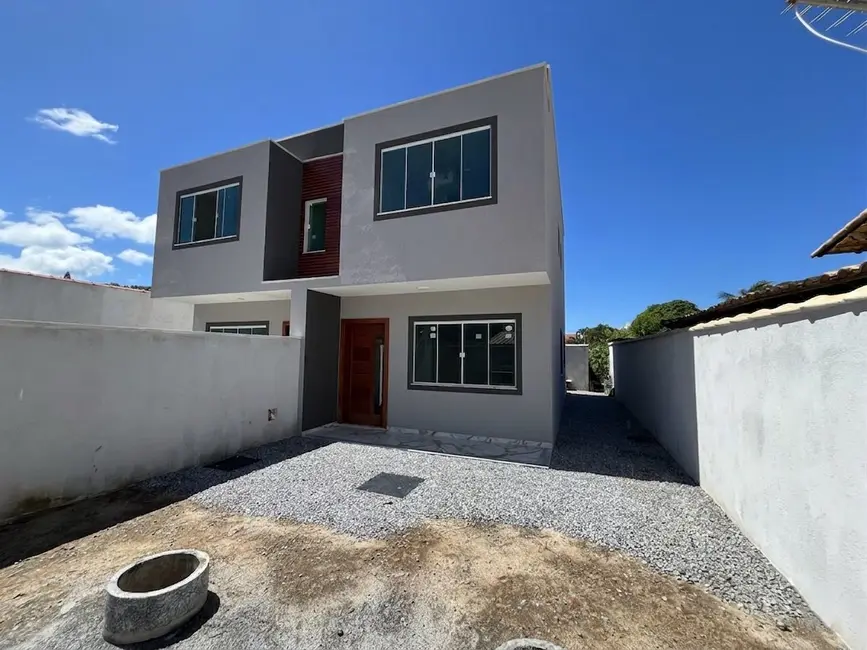 Foto 1 de Casa com 2 quartos à venda, 108m2 em Rio Das Ostras - RJ