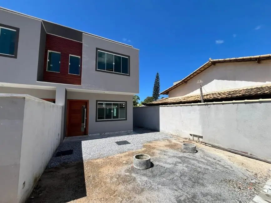 Foto 2 de Casa com 2 quartos à venda, 108m2 em Rio Das Ostras - RJ