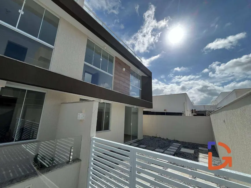 Casa de Condomínio com 2 quartos à venda e para alugar, 93m2 em Recreio, Rio Das Ostras - RJ - imagem 3 Foto 3 de Casa de Condomínio com 2 quartos à venda e para alugar, 93m2 em Recreio, Rio Das Ostras - RJ