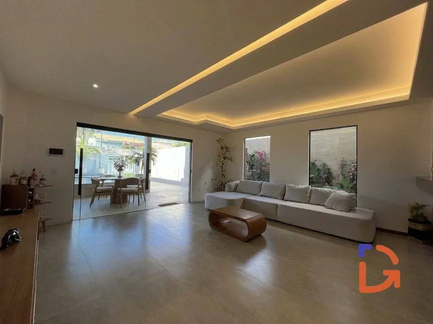 Casa com 4 quartos à venda, 392m2 em Ouro Verde, Rio Das Ostras - RJ - imagem 8 Foto 8 de Casa com 4 quartos à venda, 392m2 em Ouro Verde, Rio Das Ostras - RJ