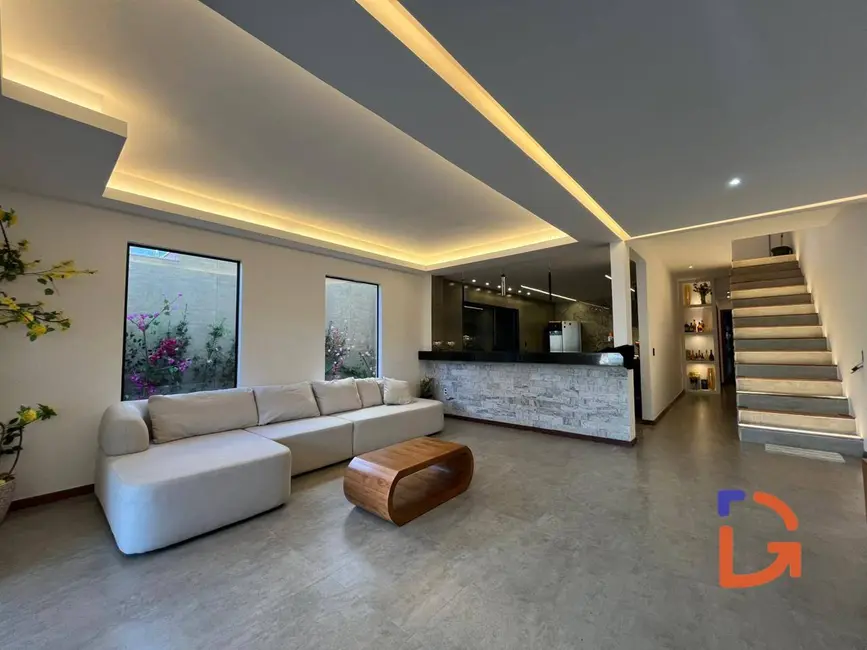 Casa com 4 quartos à venda, 392m2 em Ouro Verde, Rio Das Ostras - RJ - imagem 9 Foto 9 de Casa com 4 quartos à venda, 392m2 em Ouro Verde, Rio Das Ostras - RJ