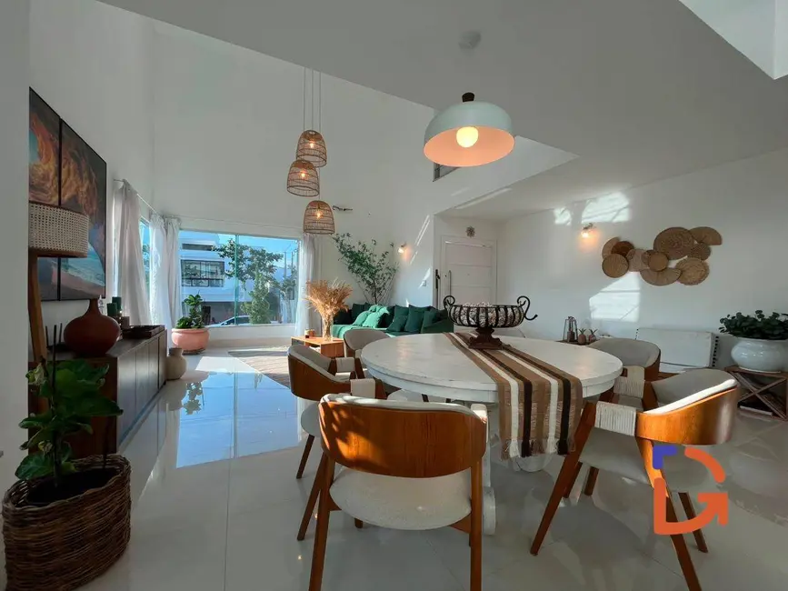 Foto 9 de Casa de Condomínio com 3 quartos à venda e para alugar, 215m2 em Alphaville, Rio Das Ostras - RJ